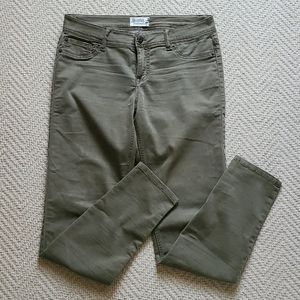 Scarlet Boulevard green skinny jean